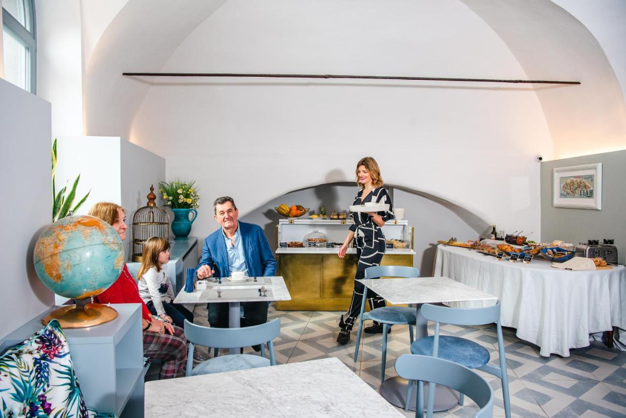 Boutique Hotel De La Ville Laigueglia Ngoại thất bức ảnh